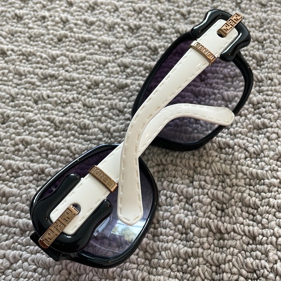 FENDI sunglasses - Picture 3 of 6